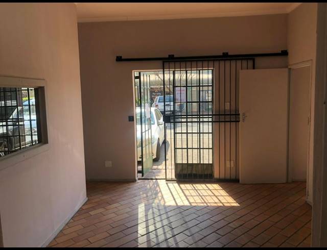 INDUSTRIAL PROPERTY TO RENT IN HENNOPSPARK